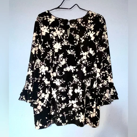 Women’s Karl Lagerfeld floral blouse 1X - Picture 9 of 10